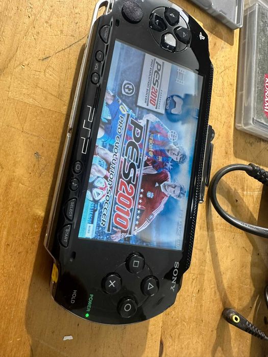 Consola portabila Sony PSP 1004 cu jocuri