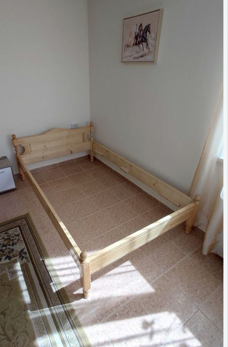 Дървено легло с матрак Ново