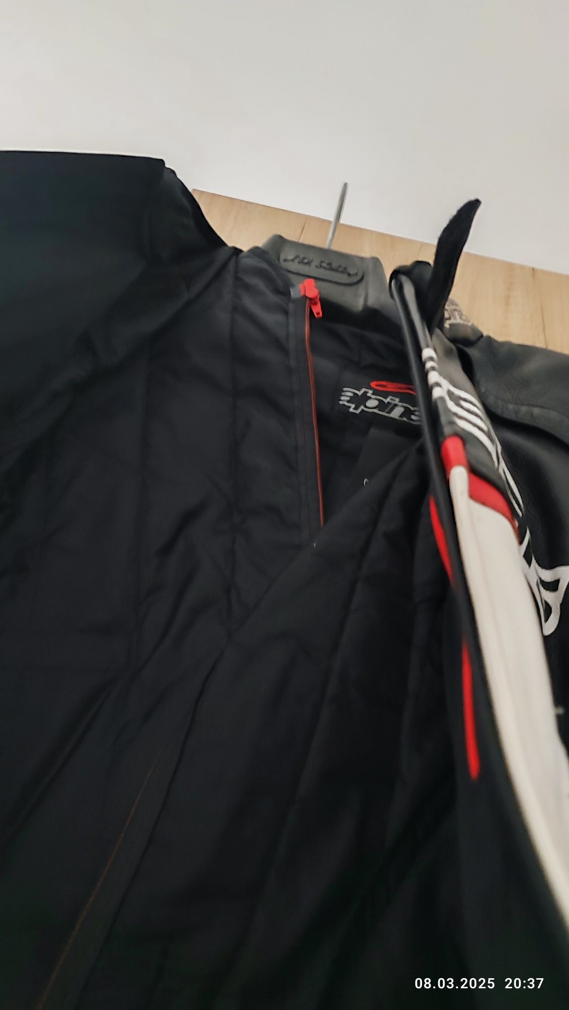 Яке Alpinestars кожено