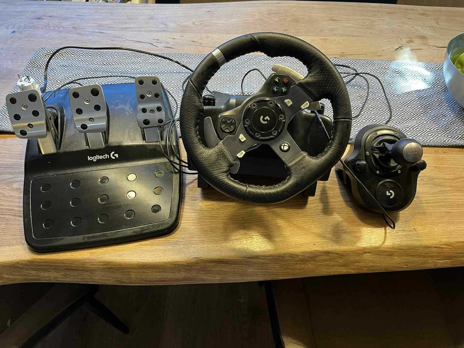 Logitech G29/920 за Xbox/PC + скоростен лост