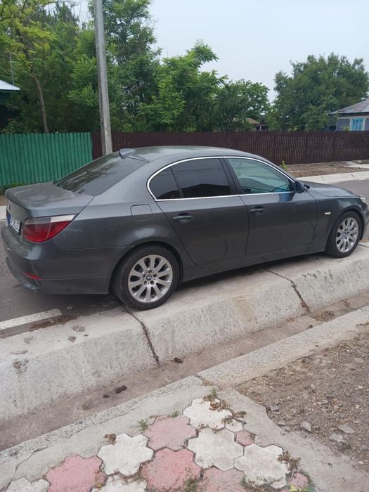 Vând bmw e60 525d manual din 2004,