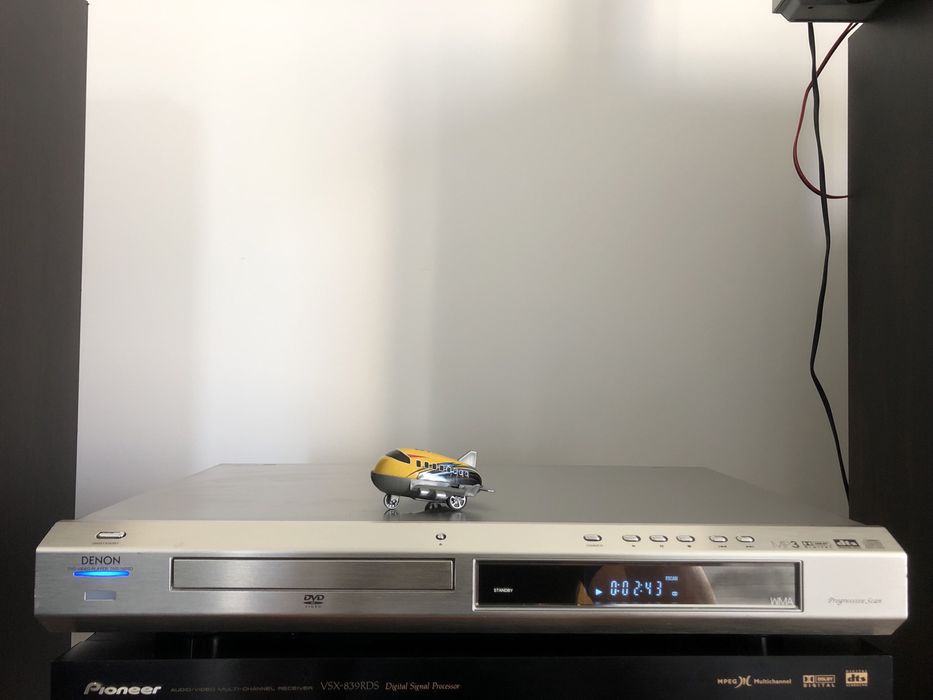 Denon DVD 550 SD - calitate audio-video superioara, design compact