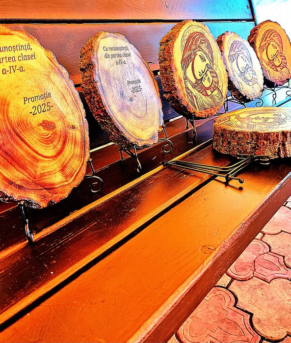 Icoana portret gravat lemn handmade personalizări cadouri marturii