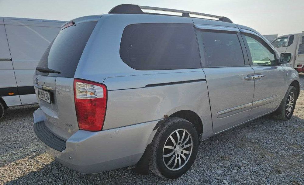 Продаётся Kia Carnival 2006