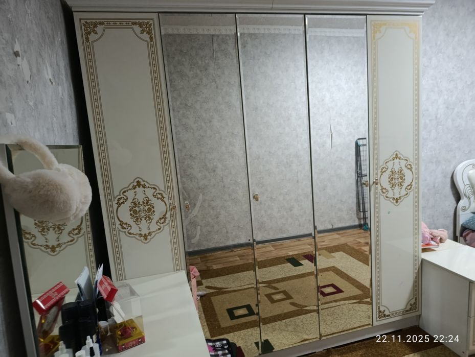 Продам Б/У Спальный гарнитур