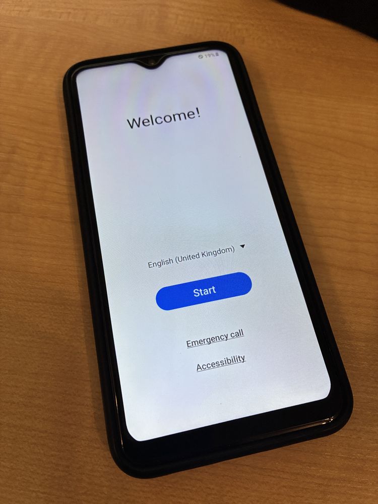 Телефон Samsung Galaxy A20e
