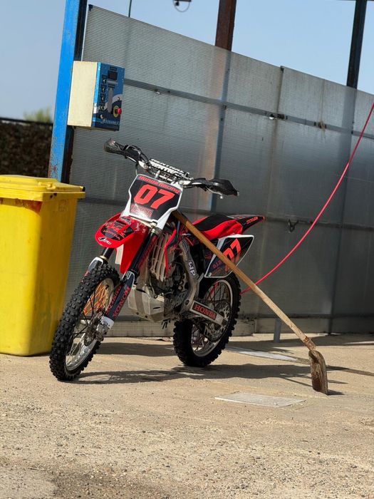 Honda crf 250 4 timpi im stare perfecta