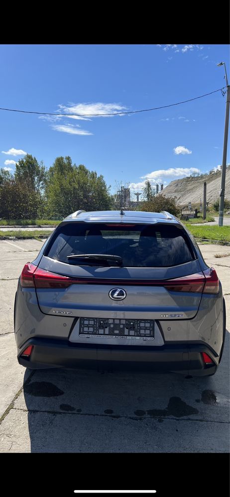 Lexus UX250h 4x4 INTEGRALA 24000€+TVA deductibil