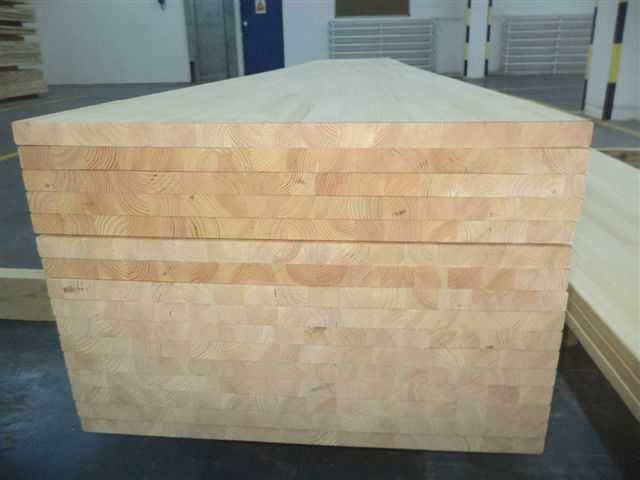 Producem Blat lemn masiv pin dupa dimensiunea clientului.