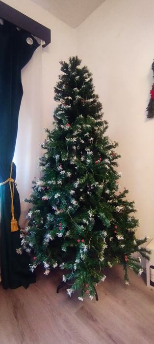 Brad de Crăciun artificial