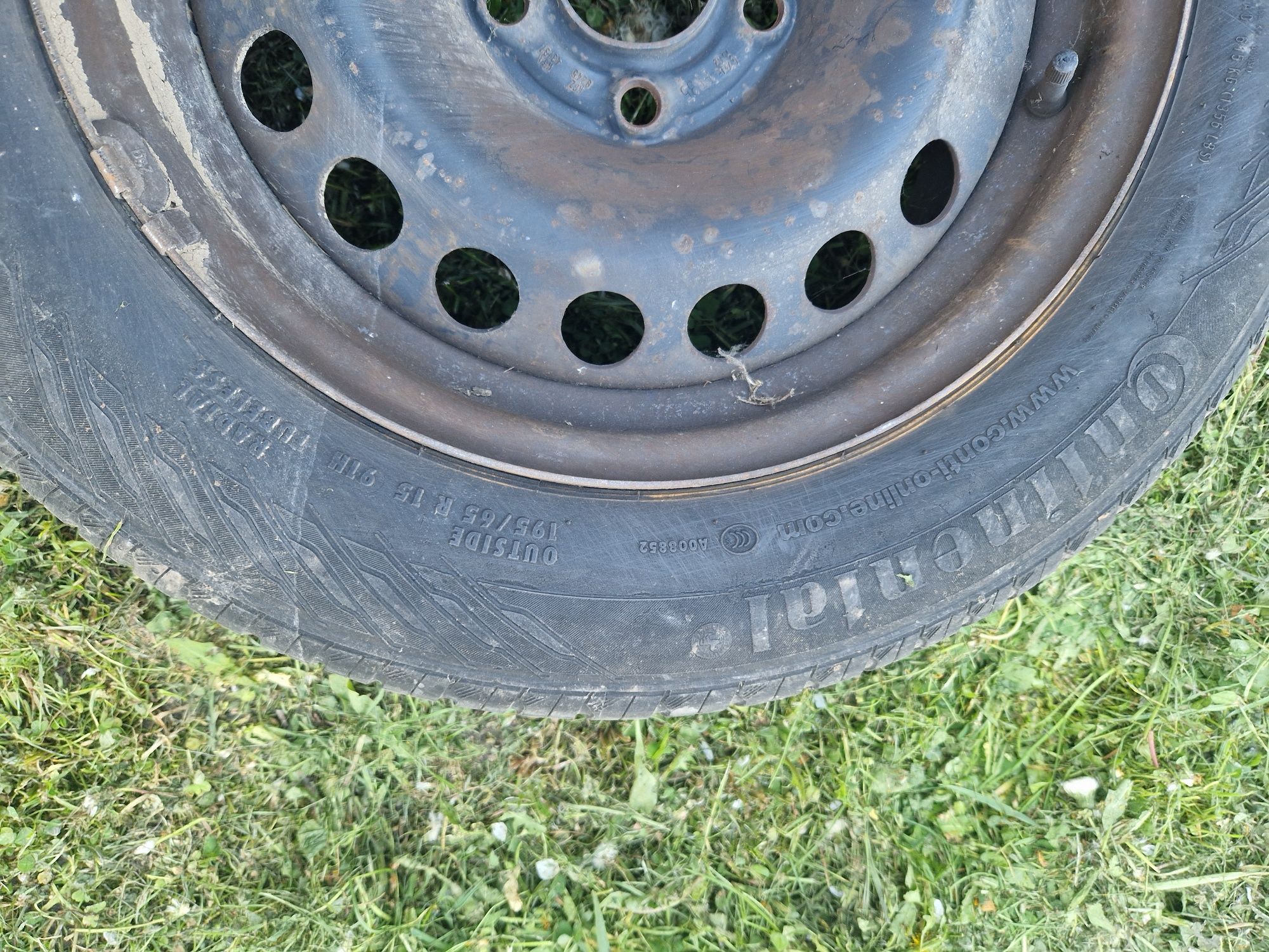 4 anvelope vara cu janta 195/65 R15