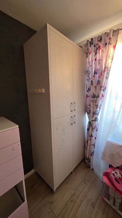 Dulapuri pal colț stare bună