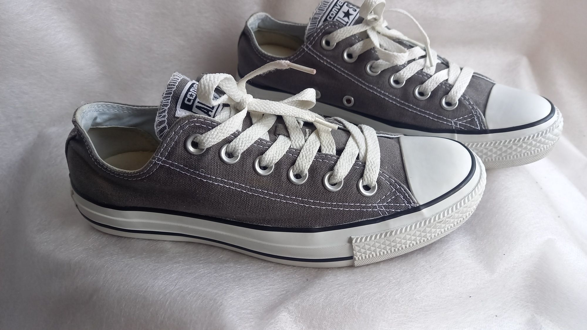 Tenisi Converse nr.38 originali stare de nou