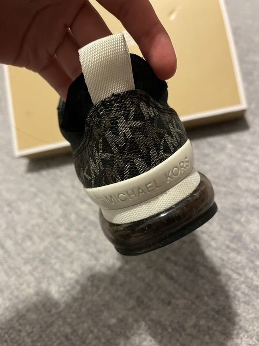 Чисто нови оригинални маратонки MİCHAEL KORS