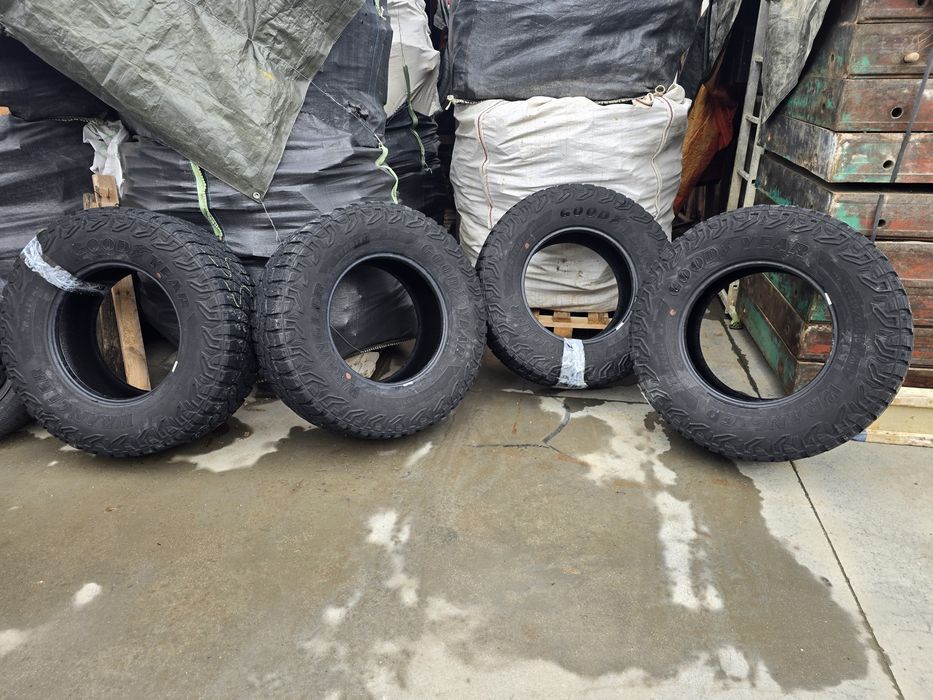 Anvelope second 325/65 R18 4 buc