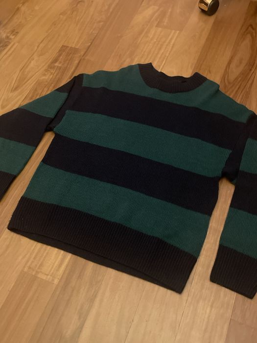 Тъмно зелен и черен пуловер от H&M