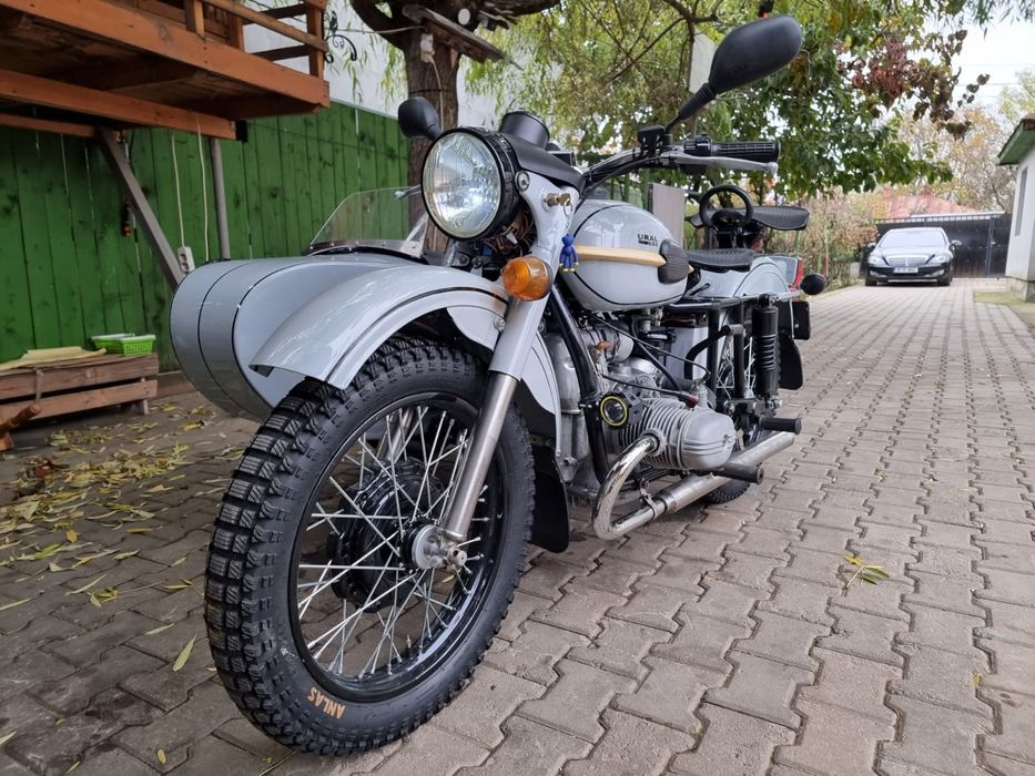 Motocicletă Ural 650