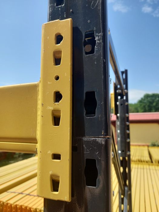 Rafturi metalice pentru paleti