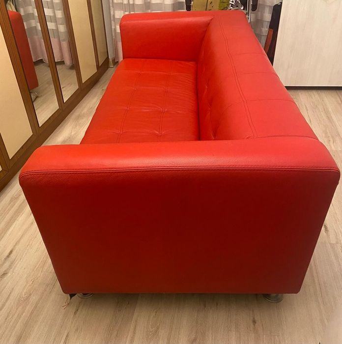 СРОЧНО Диван кожанный красный, дизайнерский в офис
