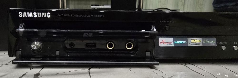 Продаёт домашный кинотеатр Samsung в отличном состоянии