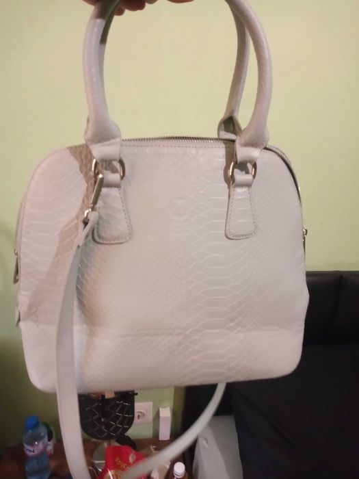 Светло зелена чанта