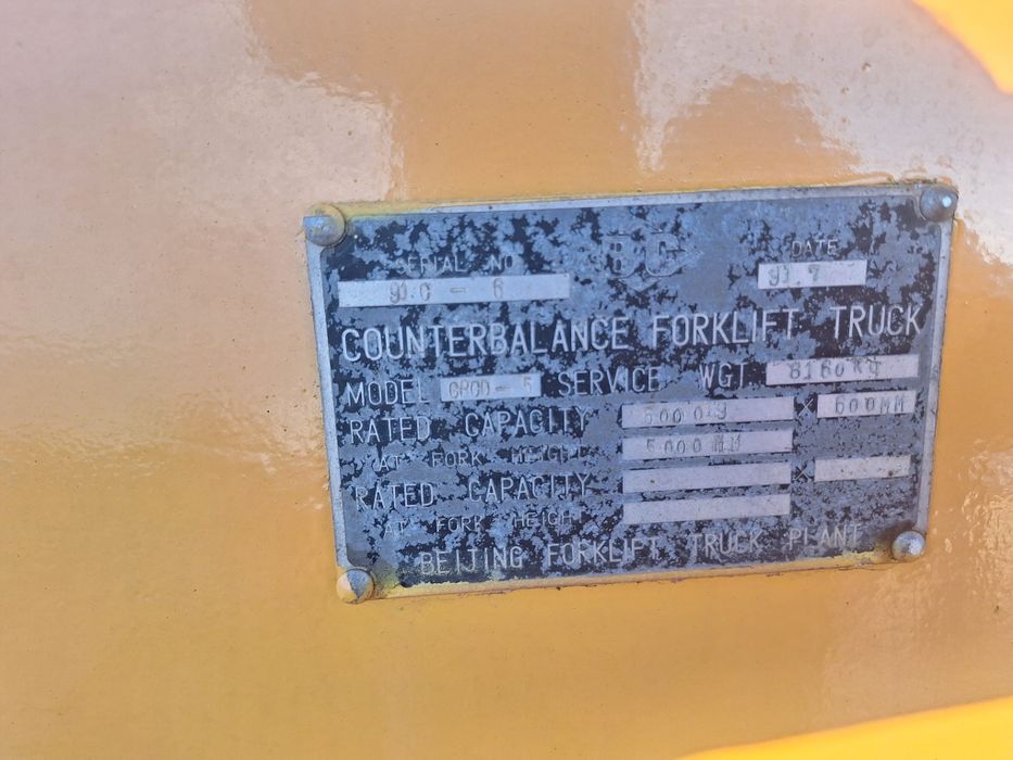 Stivuitor ridică 6 tone