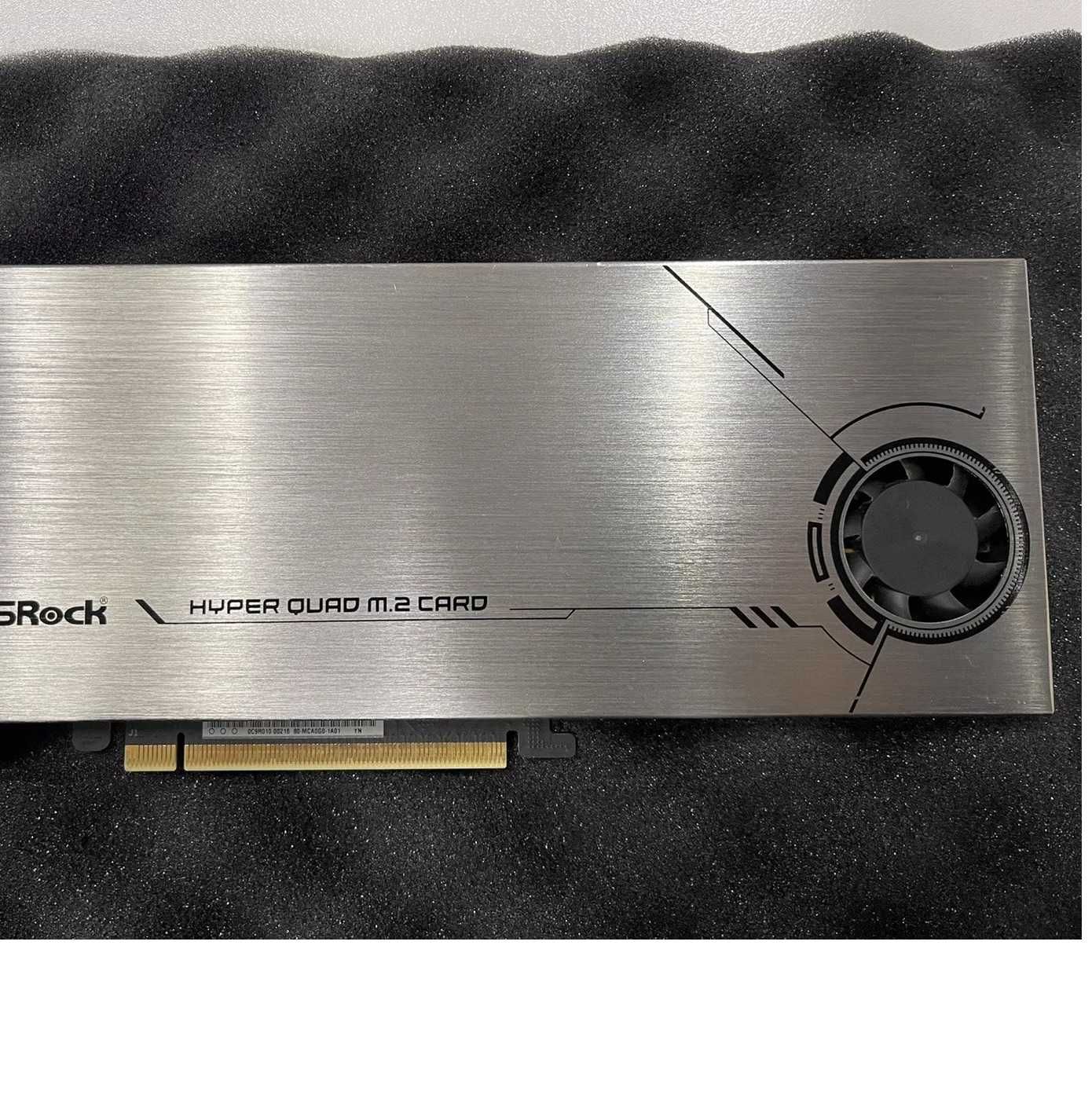 Продавам Asrock HYPER QUAD M.2 Card