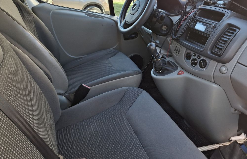 Opel vivaro.  Autoutilitară