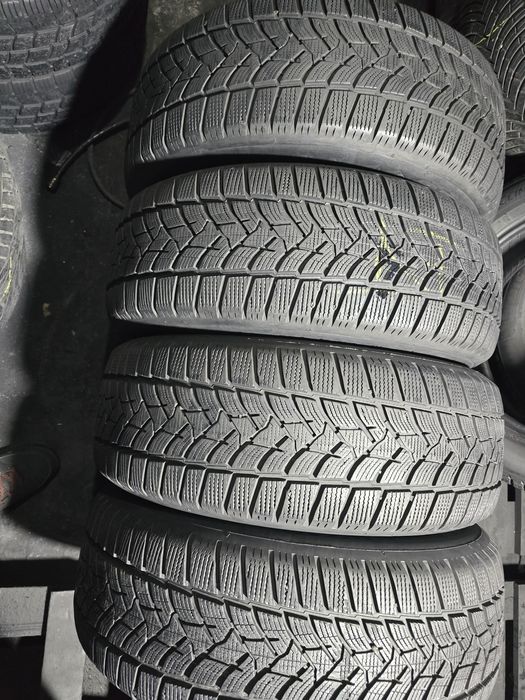 Anvelope 235/60 R18 DUNLOP de iarna 2020