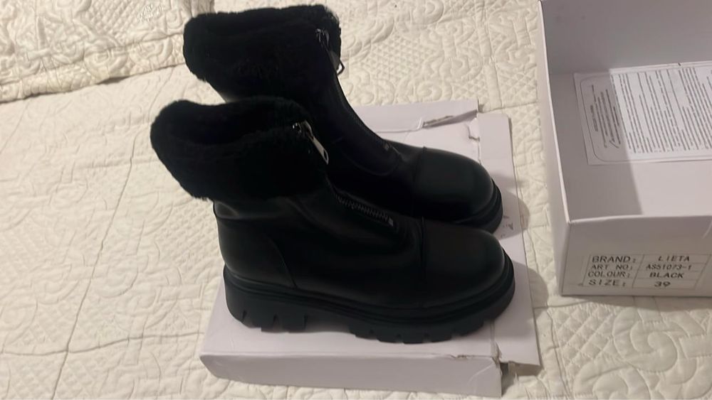 Зимние сапоги ,ботинки