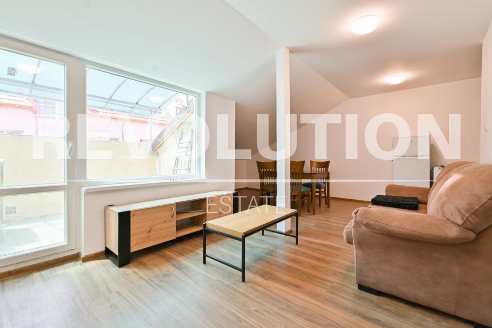 Дава се под наем Двустаен апартамент в София, Манастирски ливади - 69 кв.м за 550 € - Снимка #1