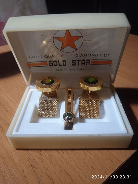Продам новые запонки