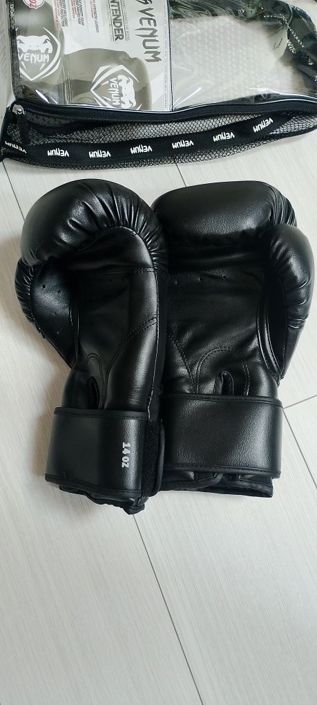 Venum боксови ръкавици 14oz