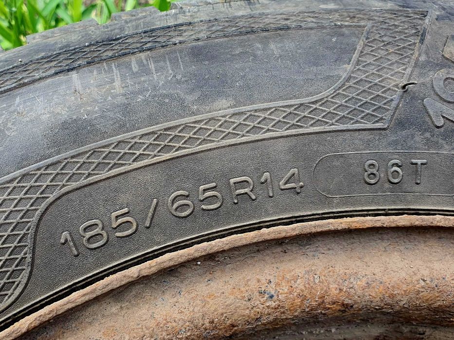 Продавам 4 броя зимни гуми R14-185/65 Kleber + джанти