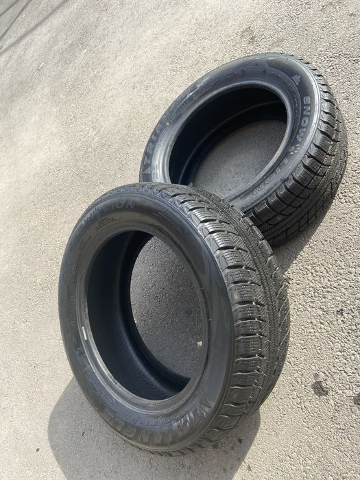 Продам почти новые зимние шины 2 шт