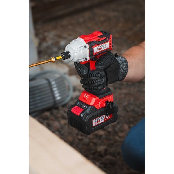 Ударен винтоверт 1/4 шестограм 180 nm raider