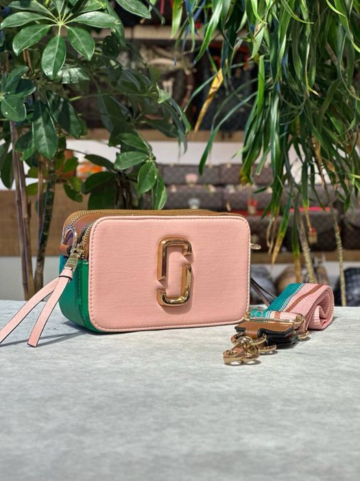 Geanta Marc Jacobs Noua !!! Dimensiuni 20/12 !!!