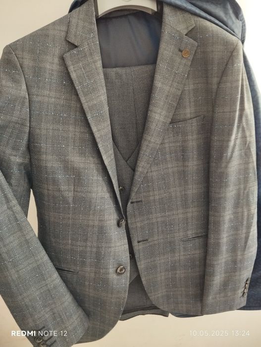 Мужской костюм тройка 50 размер