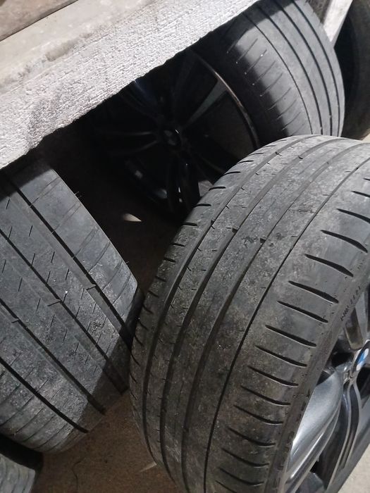 Vând ,schimb,roti ,jante  cu cauciucuri rouflot BMW r19