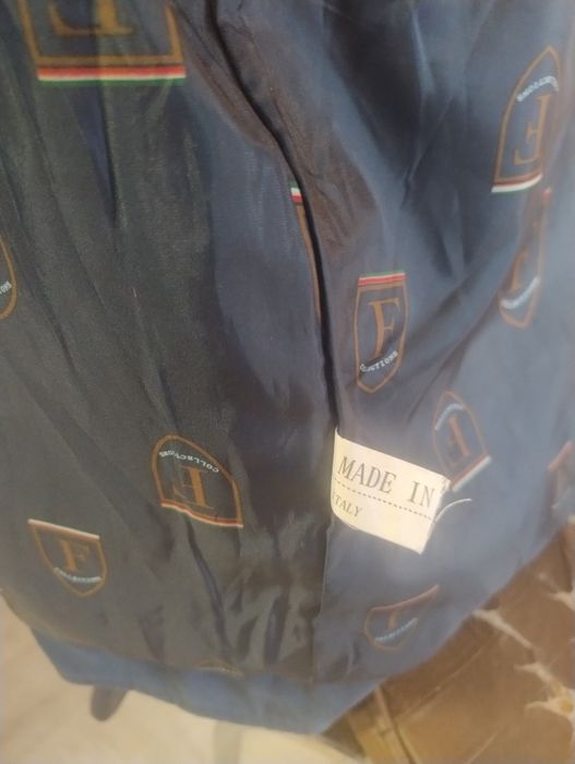 Vând geacă Ferrari originala