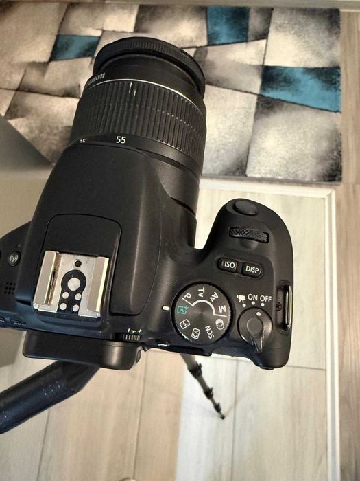 Canon EOS 200D + obiectiv 18-55mm + trepied modular
