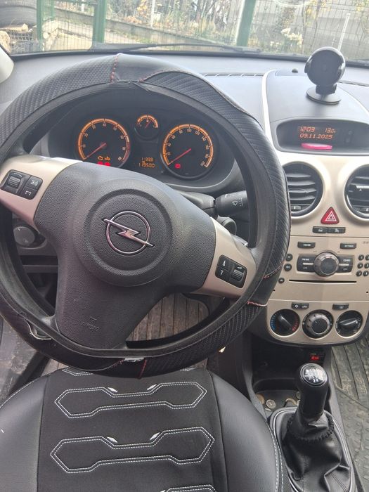 Vând opel corsa d
