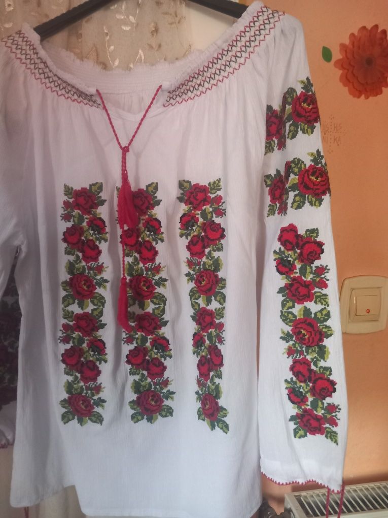 Ie românească tradițională