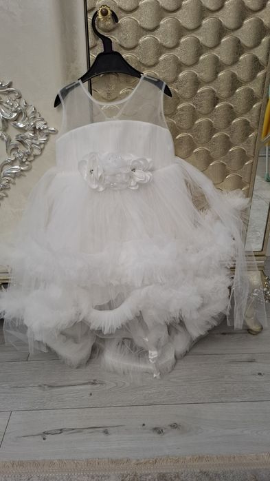 Срочно продам новое  детское бальное платье