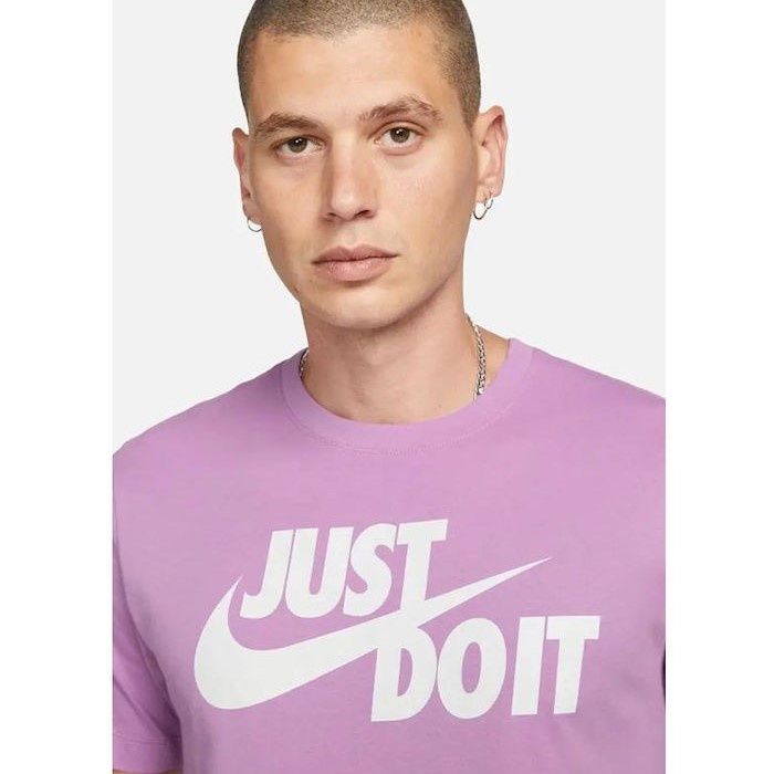Тениска Nike            .