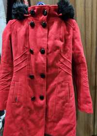 Продается красное пальто