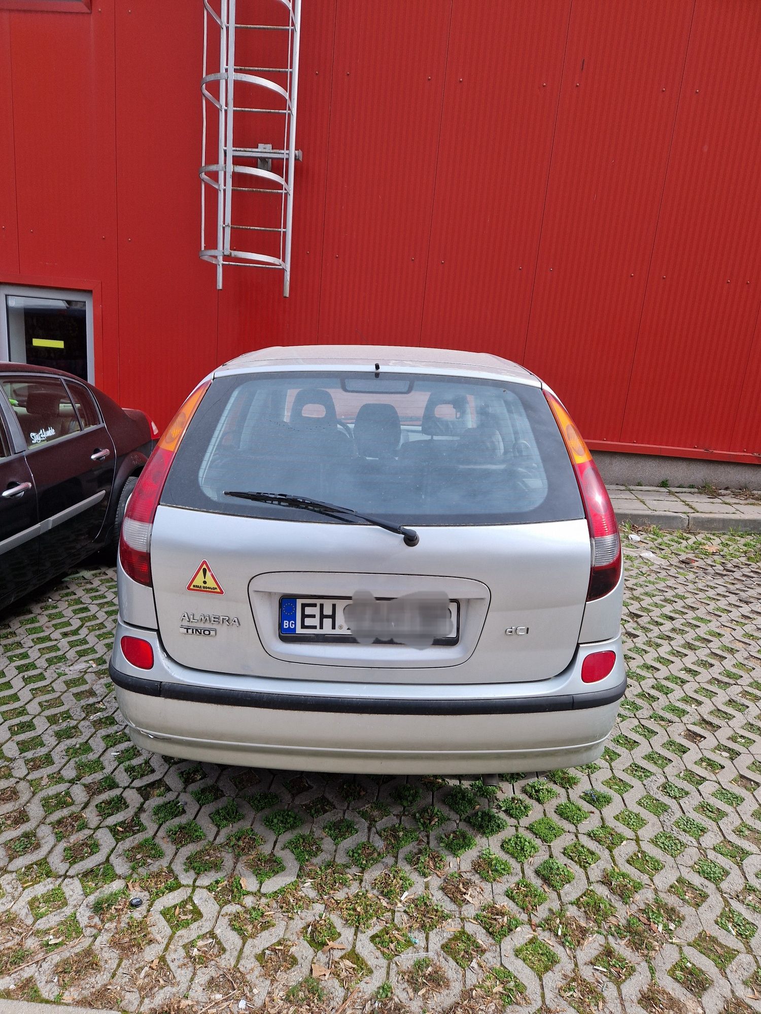 Nissan Almera Tino 2.2dci