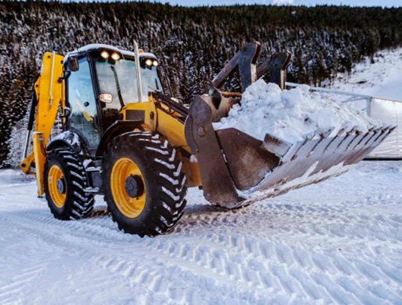 Inchiriez cilindru compactor / Bobcat / buldoexcavator / buldozer