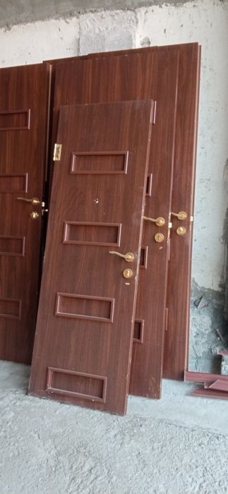 3 акфа двери и 5 деревянные двери, нархлар. телефон оркали келишилади