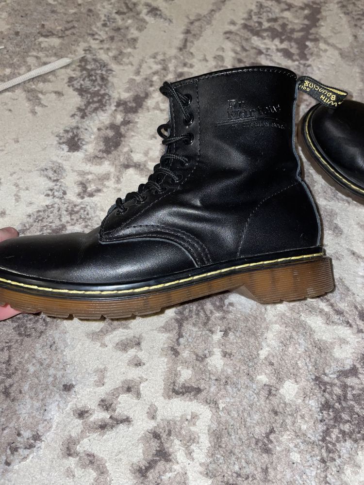 Vand Doc Martens, marime 42